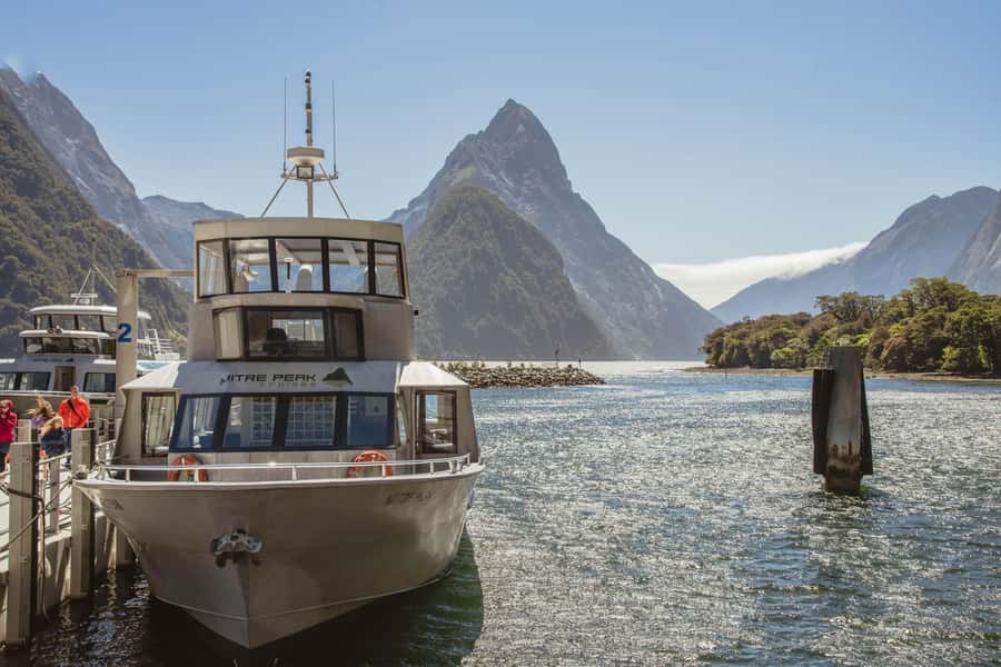 Milford Sound: 2-Hour Small Boat Scenic Cruise - Parking, arrival, and the road from Te Anau