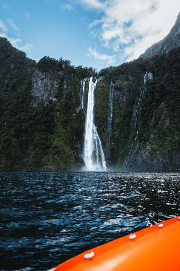 Milford Sound: Nature Cruise on a Modern Catamaran - Commentary, crew, and onboard comfort