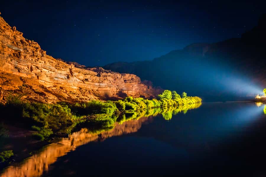 Moab: Colorado River Dinner Cruise with Music and Light Show - A quiet Colorado River evening near Moab
