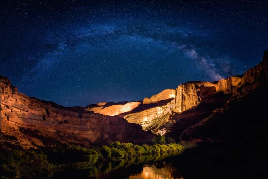Moab: Colorado River Dinner Cruise with Music and Light Show - Who will enjoy this Moab dinner cruise