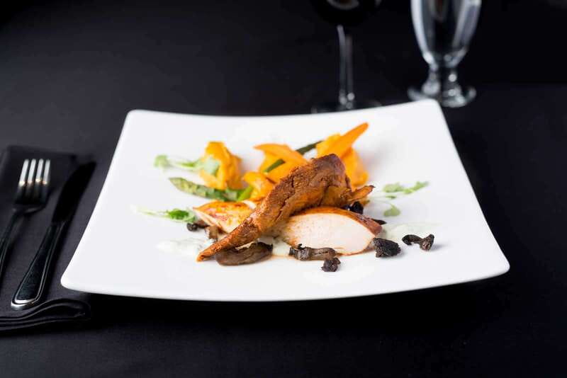 Montréal: 3 or 5-Course Dinner Cruise with DJ & Dancing - Is the $131 price fair?