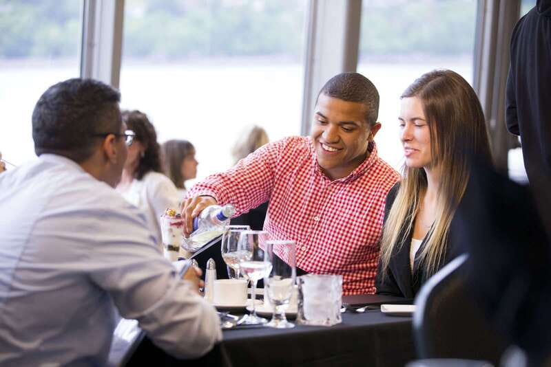 Montréal: 3 or 5-Course Dinner Cruise with DJ & Dancing - Should you book the dinner cruise?