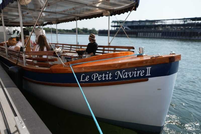 Montreal: Electric Boat Cruise with Onboard Drinks - Letting the Sainte-Marie current carry the boat