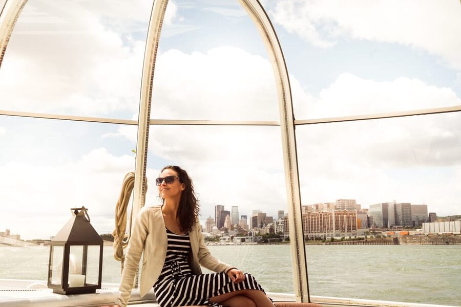 Montreal: Le Bateau-Mouche St. Lawrence Sightseeing Cruise - Choosing between one hour and 1.5 hours