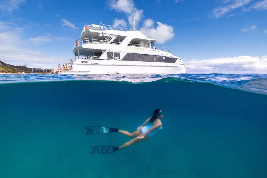 Moreton Island: Dolphin & Tangalooma Wrecks Snorkel Cruise - How the five island hours are divided