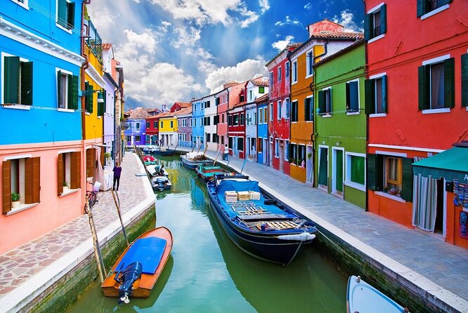 Murano & Burano Islands Guided Small-Group Tour by Private Boat - Why Murano and Burano make a good half-day from Venice