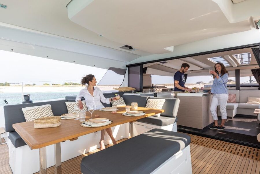 Mykonos: Catamaran Cruise with 3-Course Meal and Transfers - Key points at a glance