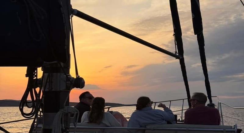 Mykonos: Sunset Boat Cruise with Light Dinner & Drinks - From Agios Ioannis to Ornos and Psarou