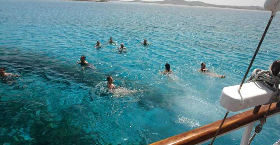 Mykonos: Sunset Party Boat Cruise with 1 Drink - Sunset beside Little Venice