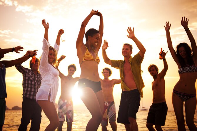 Nassau: Sunset Dinner Cruise - Two hours of harbour views and open water