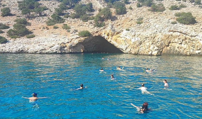 Naxos: Rina Cave-Koufonisi Cruise & Rina Cave Swim with BBQ - Who will enjoy this cruise most?