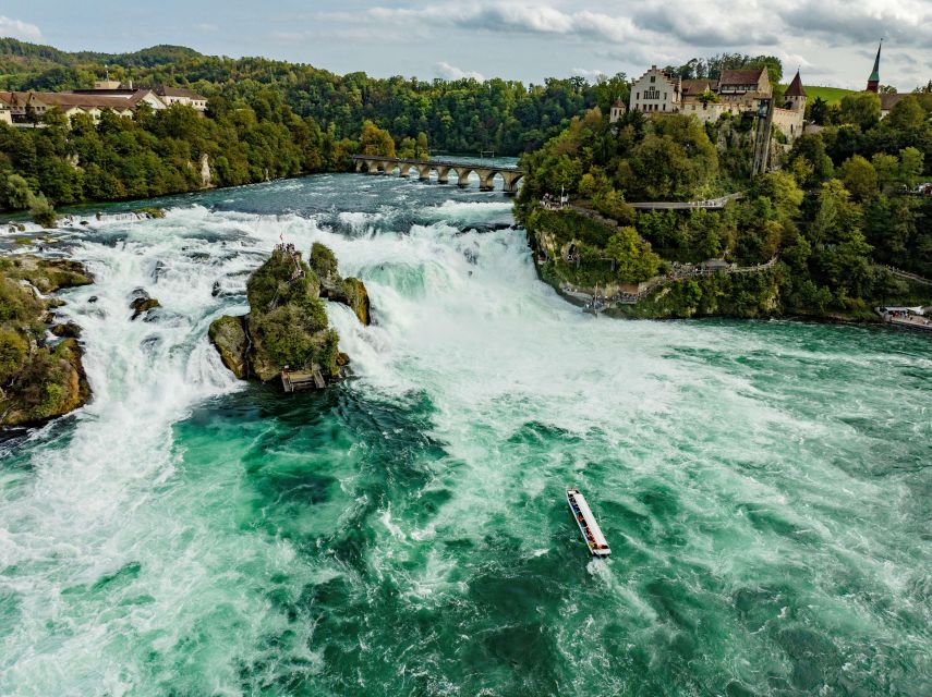 Neuhausen am Rheinfall: Rhine Falls Boat Tour - Turning upstream toward the spray