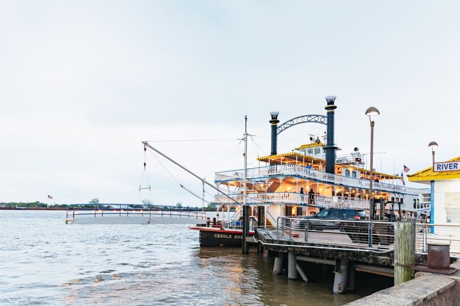 New Orleans: Evening Jazz Boat Cruise with Optional Dinner - The Creole Queen turns dinner into a river show