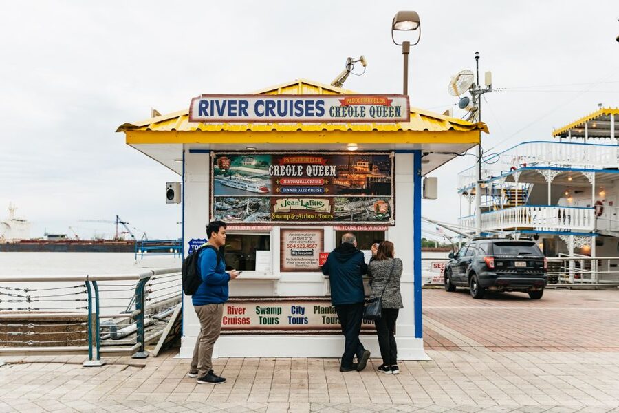 New Orleans: Evening Jazz Boat Cruise with Optional Dinner - Drinks, deck time, and the temperature problem