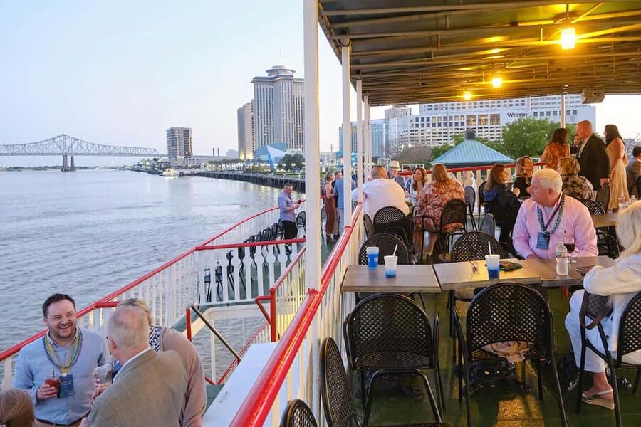 New Orleans: Evening Steamboat Jazz Cruise + Optional Dinner - Finding the best deck and seat