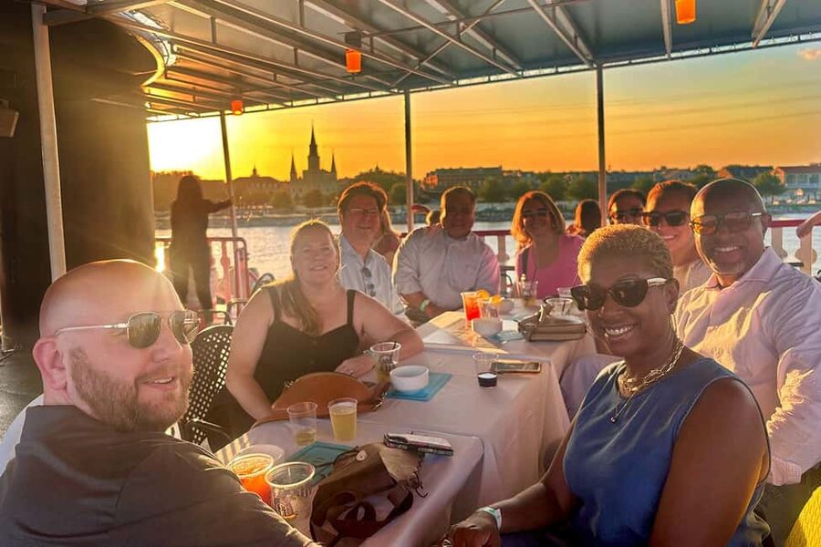 New Orleans: Evening Steamboat Jazz Cruise + Optional Dinner - The Dukes of Dixieland and the sound of the evening