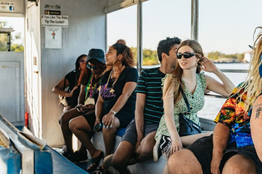New Orleans: Guided Swamp Cruise by Tour Boat - Why the guide matters more than the scenery