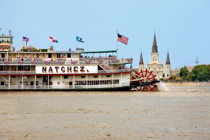 New Orleans Steamboat Natchez Jazz Cruise - Commentary that adds context without overloading the ride