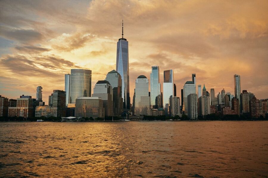 New York City: Gourmet Dinner Cruise with Live Music - A sunset cruise that turns into a night out