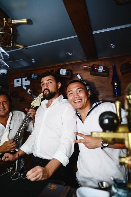 New York City: Gourmet Dinner Cruise with Live Music - Service, atmosphere, and special occasions