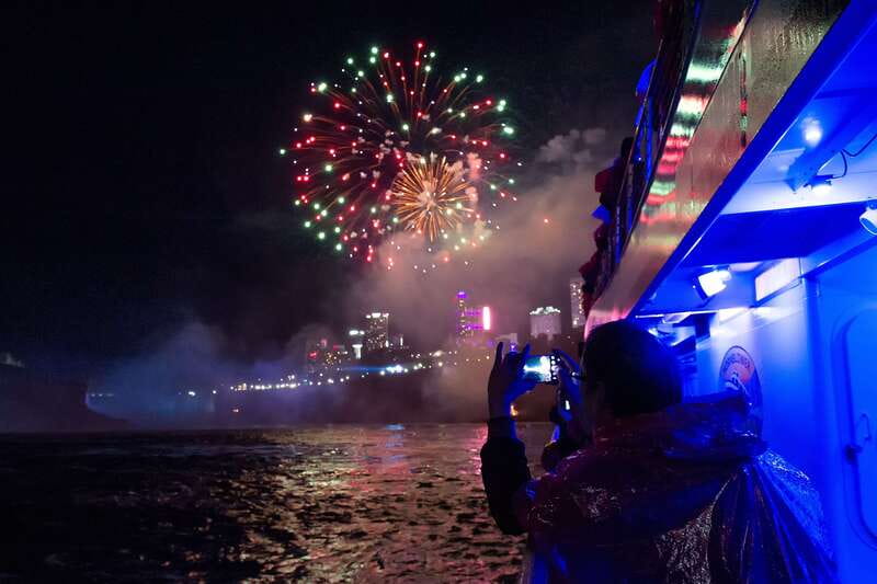 Niagara Falls, Canada: Evening Fireworks Cruise - The Riverside Patio is useful, but manage expectations