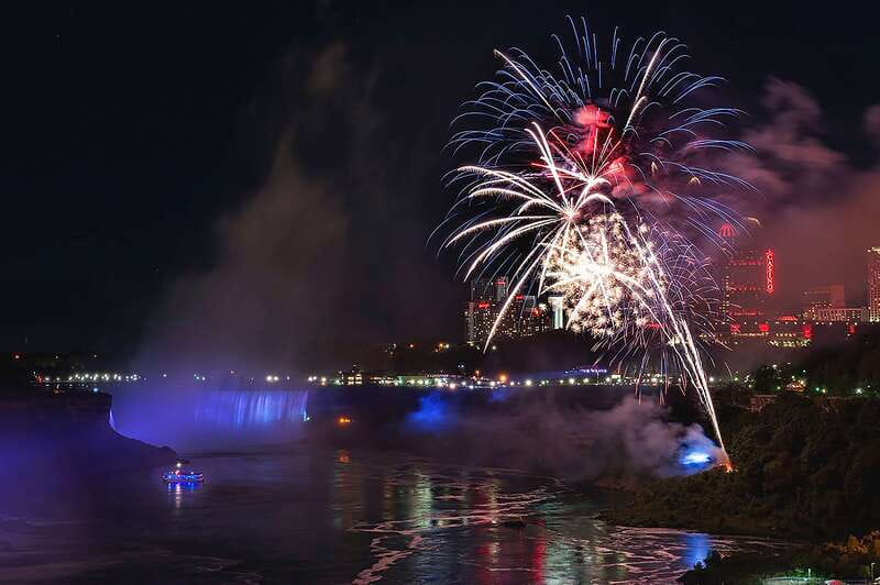 Niagara Falls, Canada: Evening Fireworks Cruise - Is $35 good value?