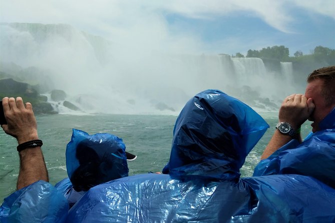 Niagara Falls Canadian Side Tour and Maid of the Mist Boat Ride Option - Table Rock and Queen Victoria Park