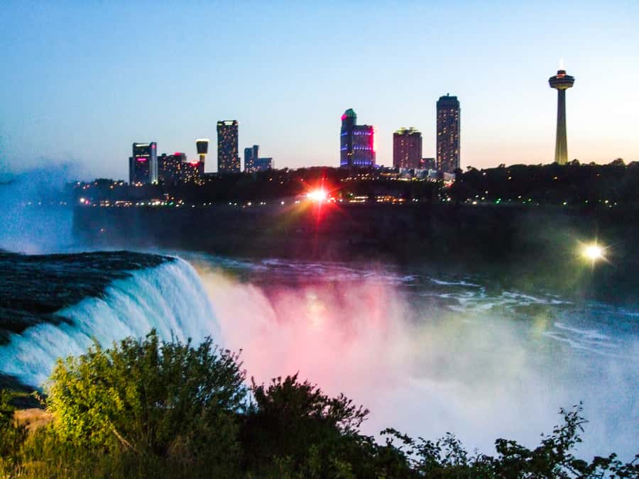 Niagara Falls, NY: Maid of the Mist Boat & Falls Sightseeing - Guides who keep the day moving