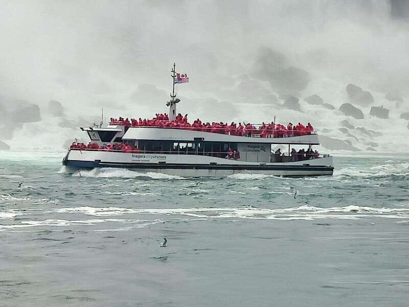 Niagara Falls Tour: Boat Ride, Journey Behind Falls and more - Table Rock and the Canadian Falls bring the scale back