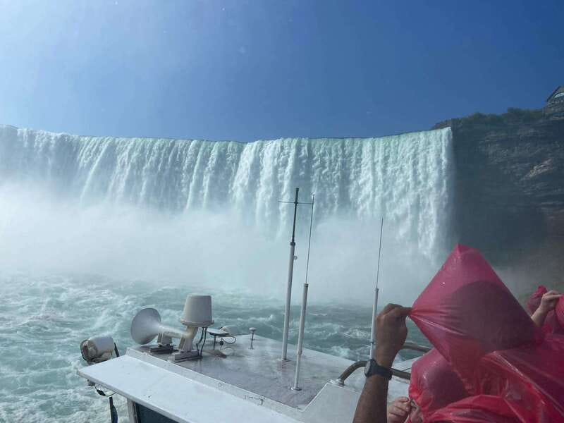 Niagara Falls Tour: Boat Ride, Journey Behind Falls and more - Who will get the most from this tour?