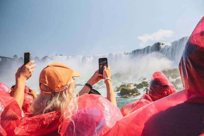 Niagara Falls Tour: Boat Ride, Journey Behind Falls and more - Six short stops that explain the setting