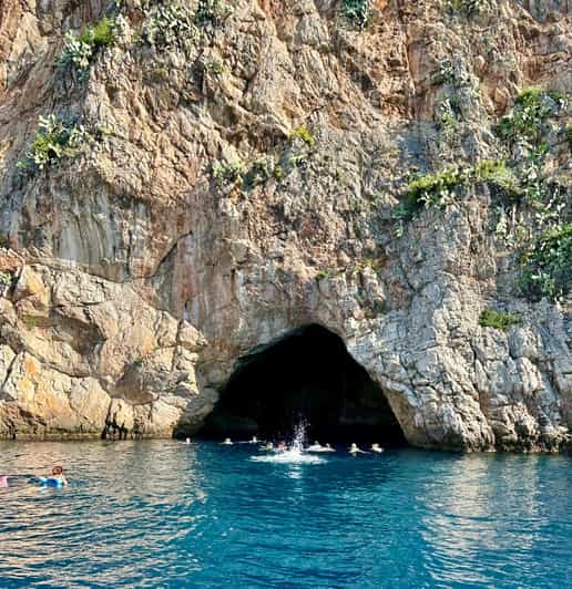 Nice: Mala Caves, Villefranche & Snorkeling Boat Tour - Port Lympia to Mala Cave, with the Riviera opening around you