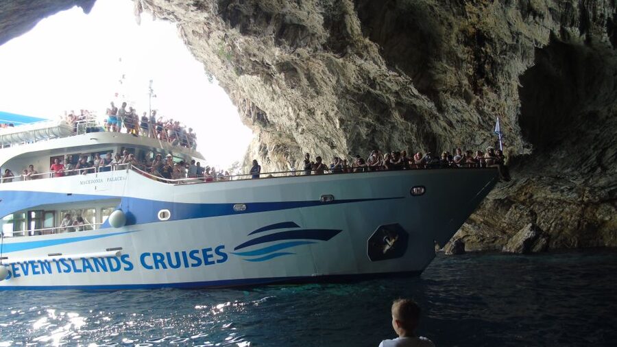 Nidri daily cruise in the Ionian with Makedonia Palace - The Scorpios stop and the Onassis story