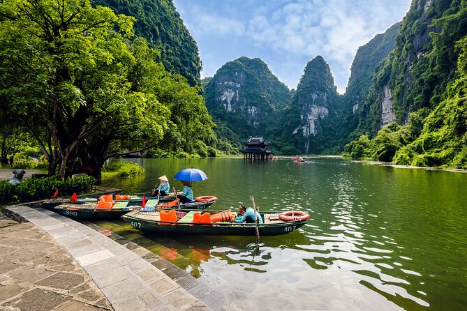 Ninh Binh Day Trip: Hoa Lu-Trang An/Tam Coc-Mua Cave-Cycling-Boat - Vietnamese buffet lunch at a local restaurant