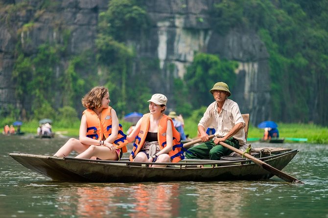 Ninh Binh Full-Day Tour from Hanoi to Hoa Lu, Tam Coc & Mua Cave Via Boat & Bike - Buffet lunch and the day’s practical pause