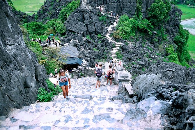 Ninh Binh Full-Day Tour from Hanoi to Hoa Lu, Tam Coc & Mua Cave Via Boat & Bike - The guide can make or break the experience