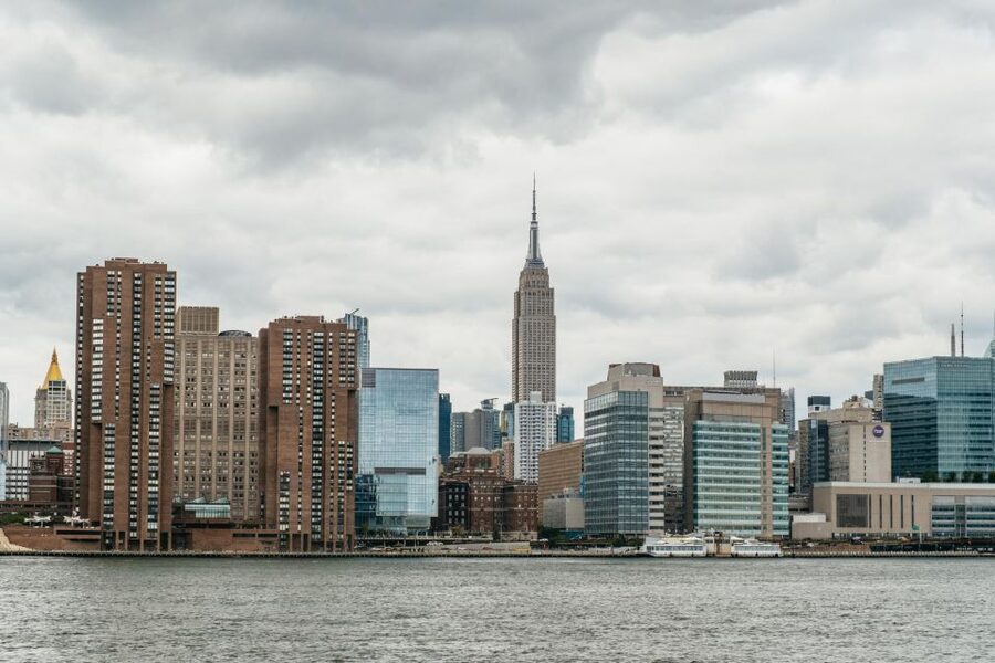 NYC: Around Manhattan Official NYC Architecture Cruise - Who should book this cruise?