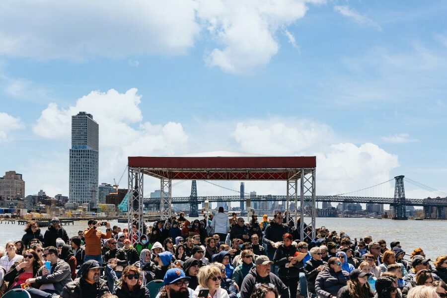NYC: Circle Line 1.5-Hr Landmarks Skip-The-Box-Office Cruise - Under the Brooklyn, Manhattan, and Williamsburg bridges