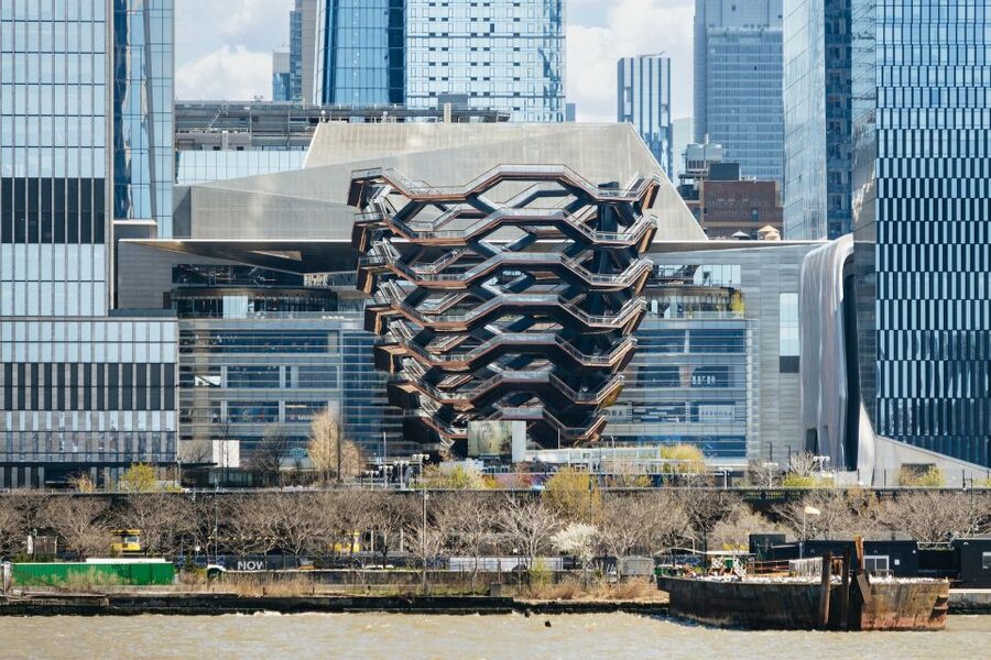 NYC: Circle Line 1.5-Hr Landmarks Skip-The-Box-Office Cruise - The guide, commentary, and language choices