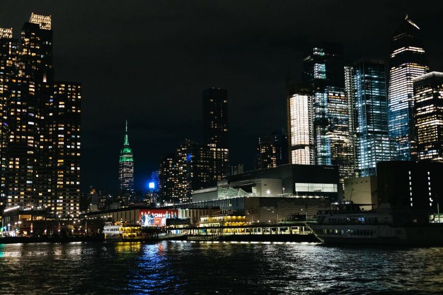 NYC: Circle Line 2h Harbor Lights Cruise Skip-The-Box-Office - Manhattan Bridge and Williamsburg Bridge
