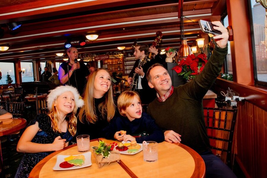 NYC: Holiday Yacht Cruise with Jazz, Cocoa & Carols - A holiday cruise with a real New York backdrop