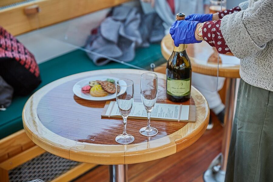 NYC: Holiday Yacht Cruise with Jazz, Cocoa & Carols - Who will enjoy this yacht cruise most?