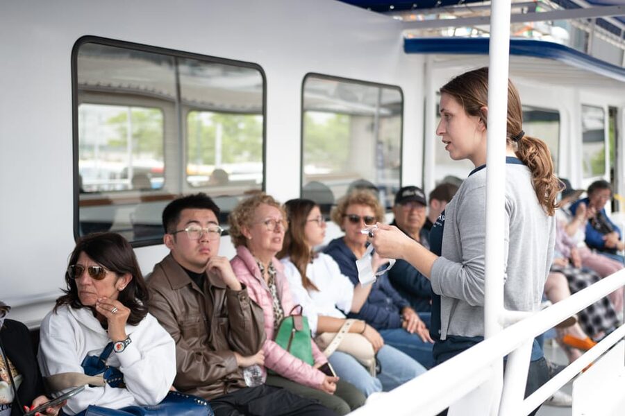 NYC: Starship Landmark 90 Minute Sightseeing Cruise - South Street Seaport, Battery Park City, and the return west