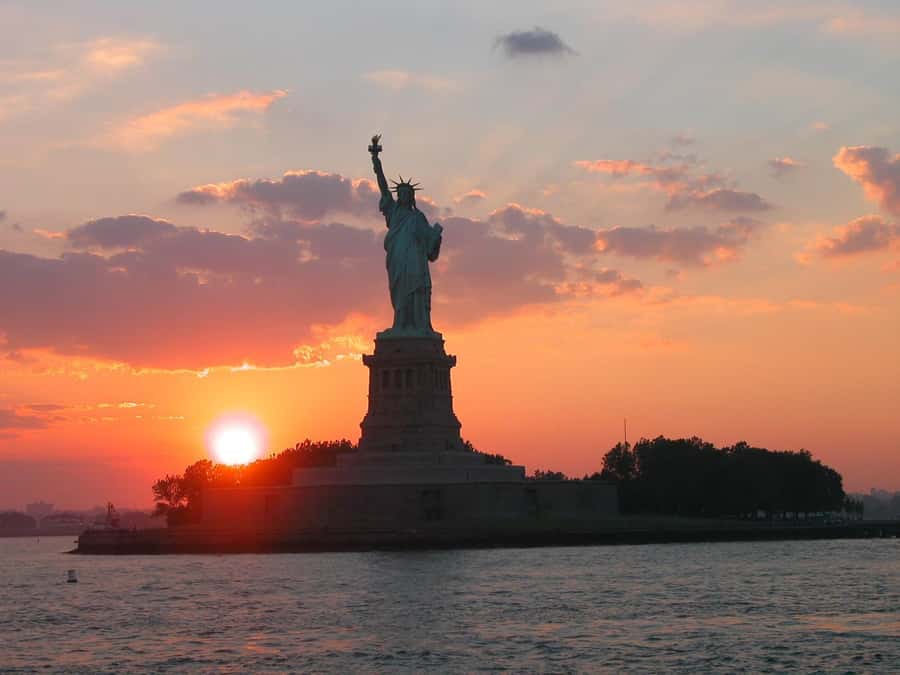 NYC: Statue of Liberty Sunset Cruise Skip-the-Line Ticket - Seeing Lady Liberty at golden hour