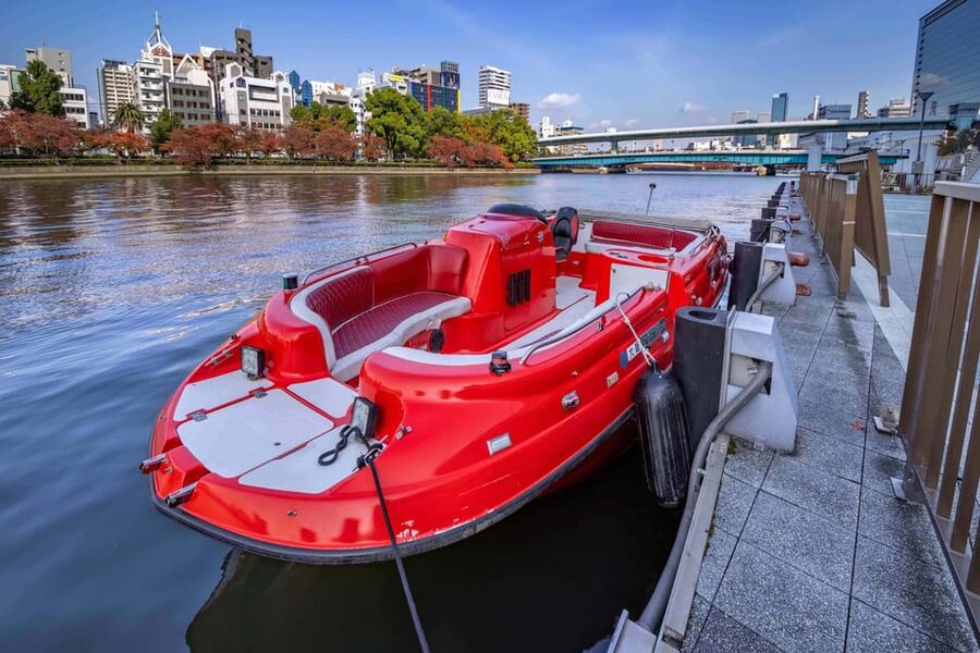 Osaka: Dotonbori's Bridges 20-Minute Cruise - Dotonbori-bashi and the central waterway