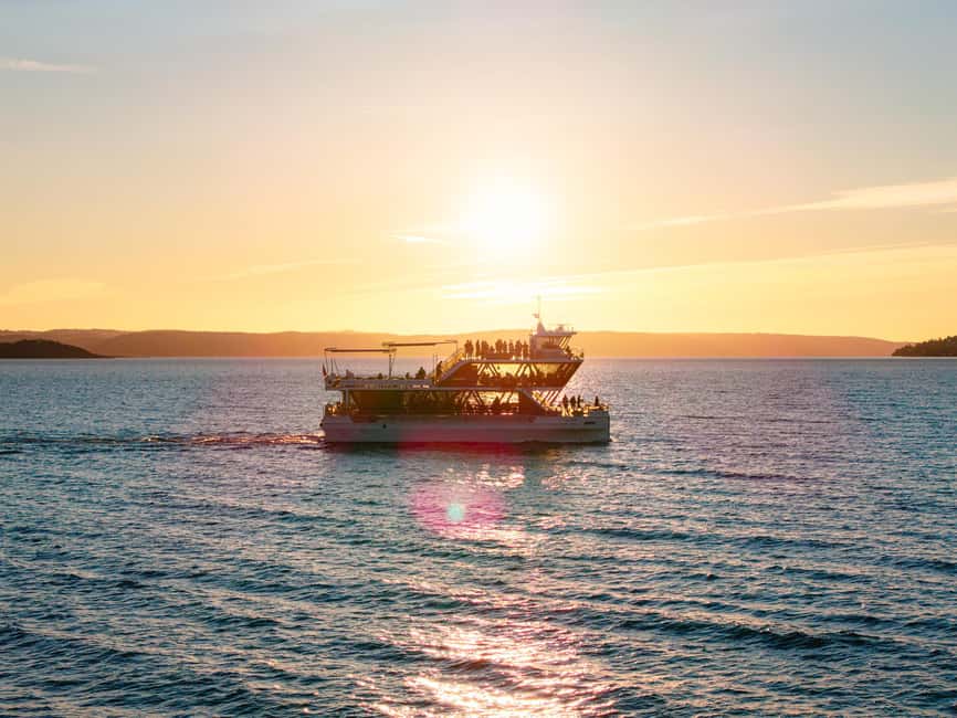 Oslo: 3-Course Dinner & Live Music Cruise on the Oslofjord - The first stretch: Oslo harbor from the water