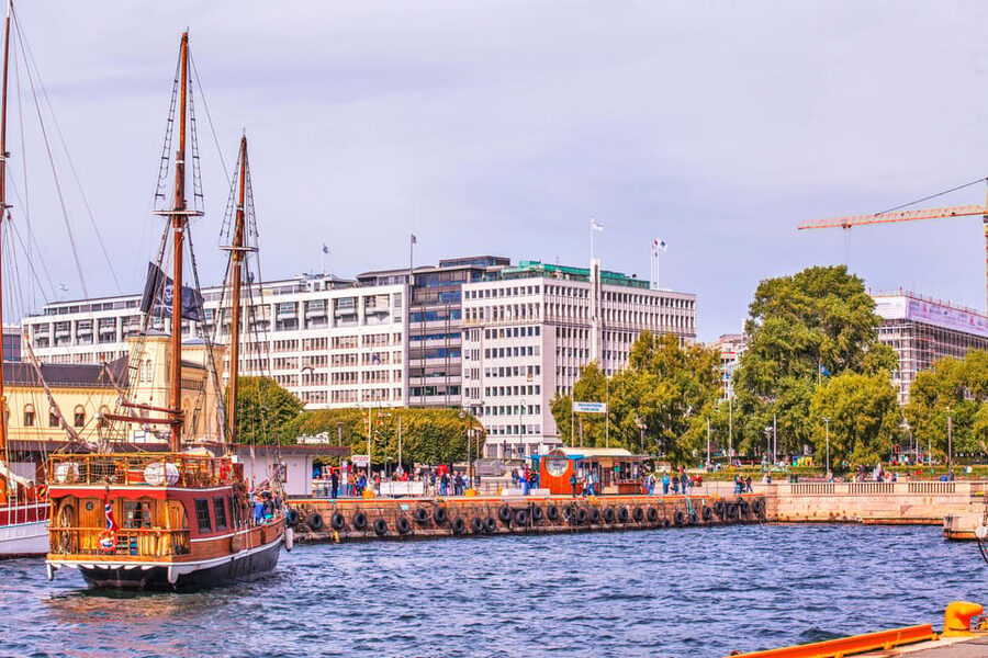 Oslo: Fjord Mini Cruise by Wooden Sailing Ship - The first views across Oslo harbor