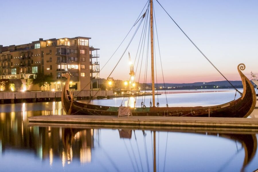 Oslo: Grand City Sightseeing Tour by Bus with Fjord Cruise - A full day that covers Oslo’s main sides