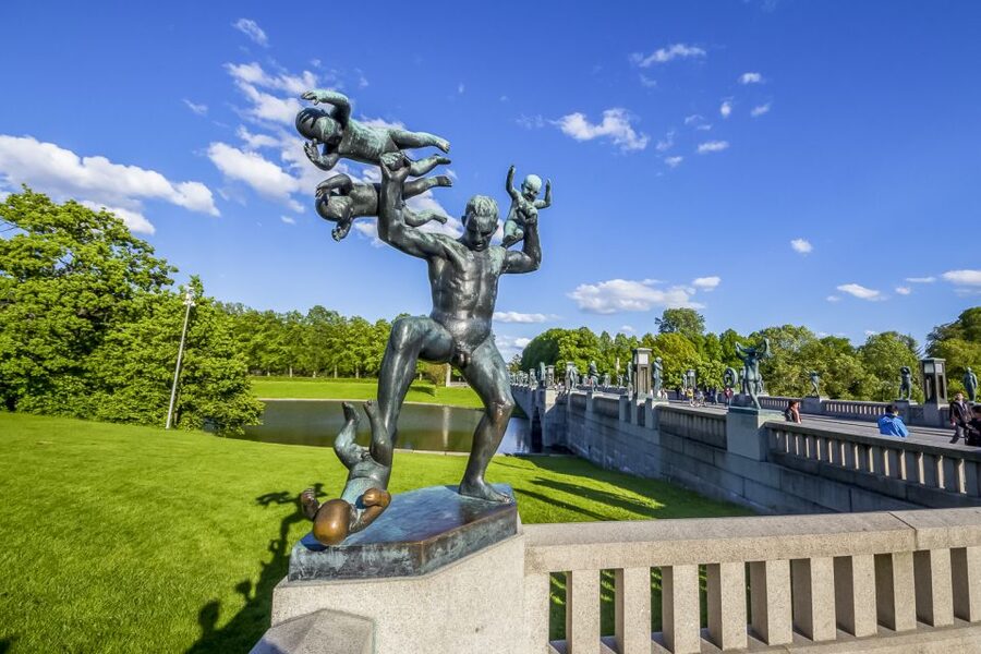 Oslo: Grand City Sightseeing Tour by Bus with Fjord Cruise - Holmenkollen: a quick look at Norway’s ski country