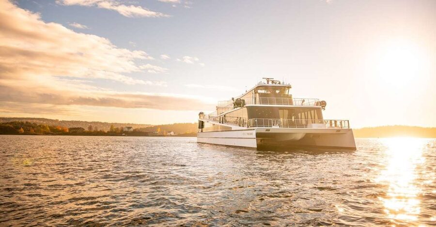 Oslo: Scenic Fjord Cruise with Audio Guide Commentary - Akershus Fortress and Oslo’s waterfront